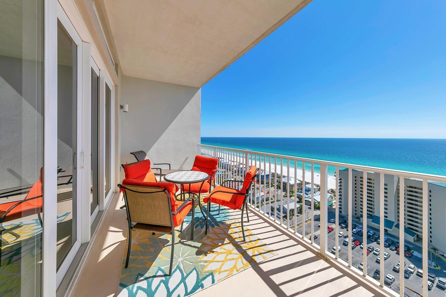 Laketown Wharf 2013 Apartment *